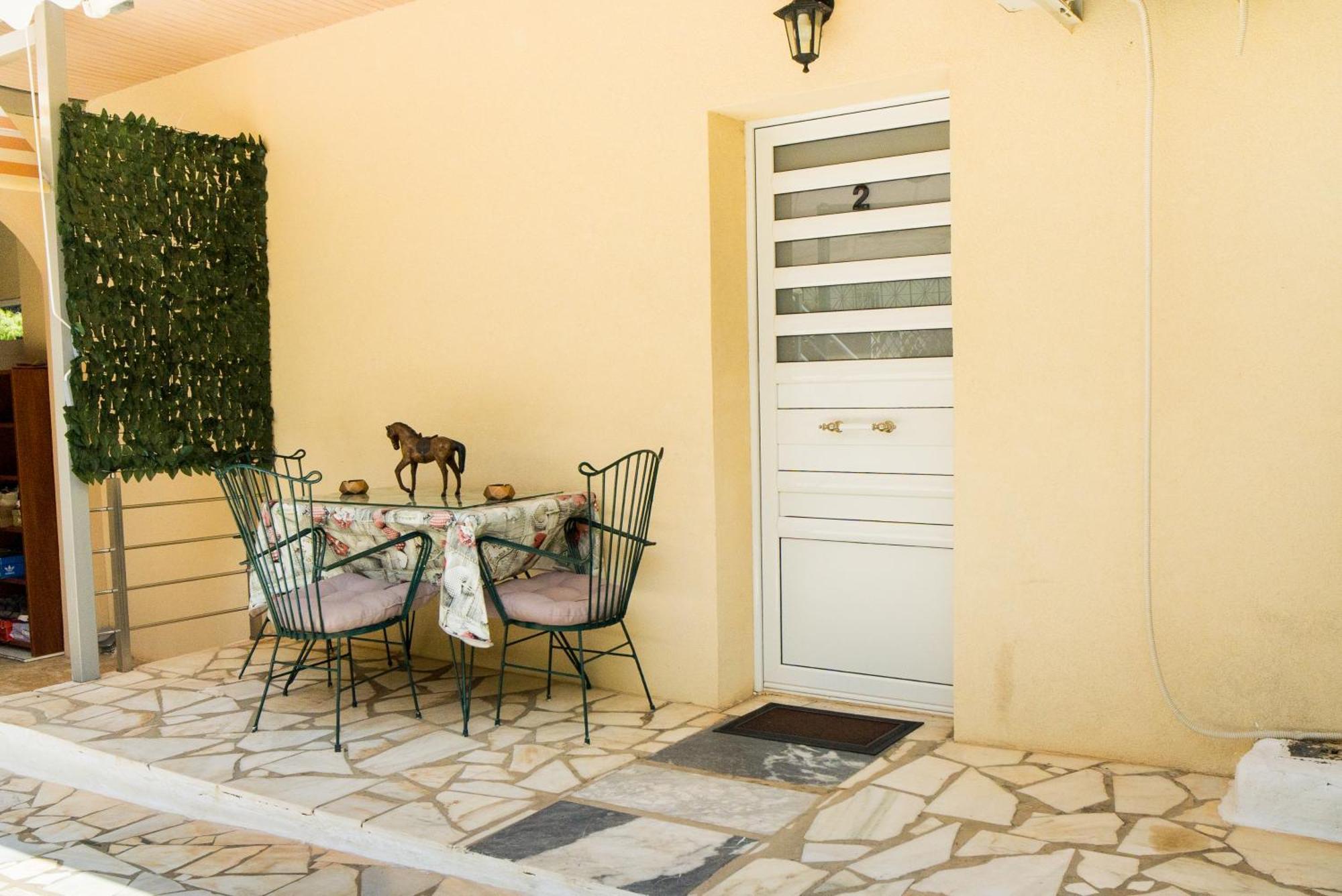 The Dreamhouse Athens Airport Apartment Artemida  Bagian luar foto